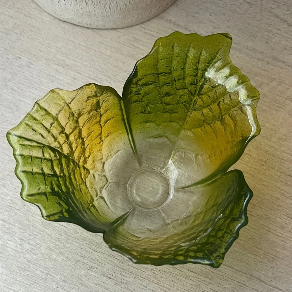 🌴⭐️ Colorful Glass Leaf Bowls / Candle Holders
